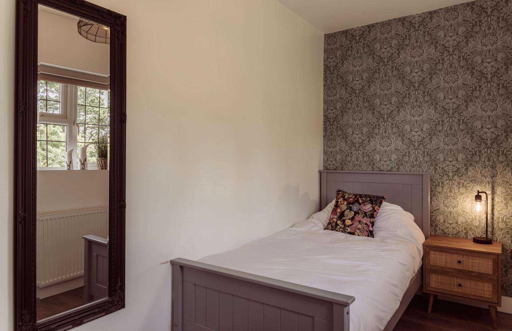 Lowbell House London Colney Buitenkant foto